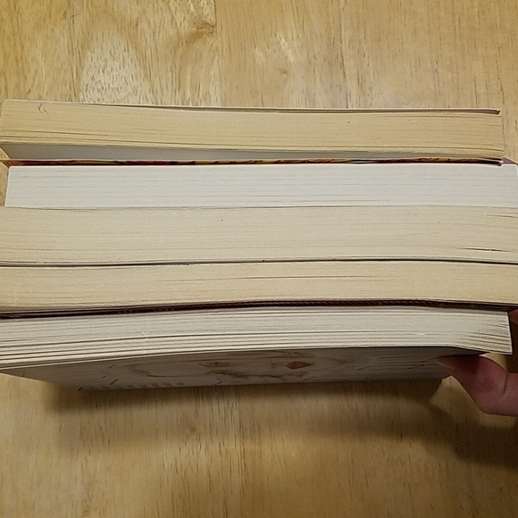 Lot of 5 Chuck Palahniuk books - Picture 2 of 3